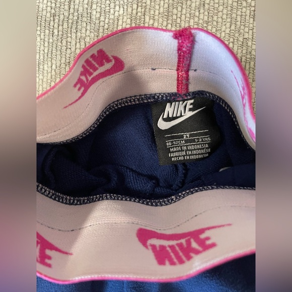 ✨Toddler Girl Nike Sweatpants Size 2T bright pink - Picture 4 of 5